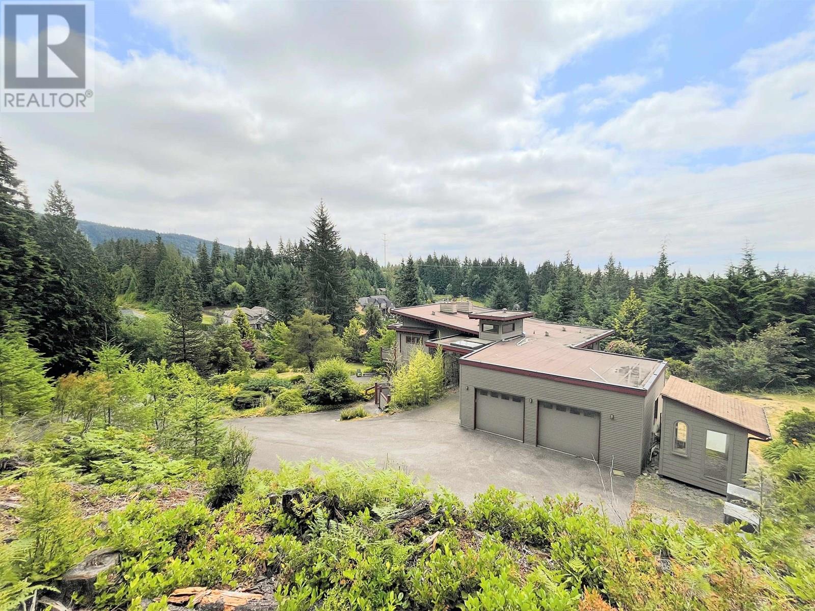 Photo 11 of 2923 Fern Drive, Port Moody BC