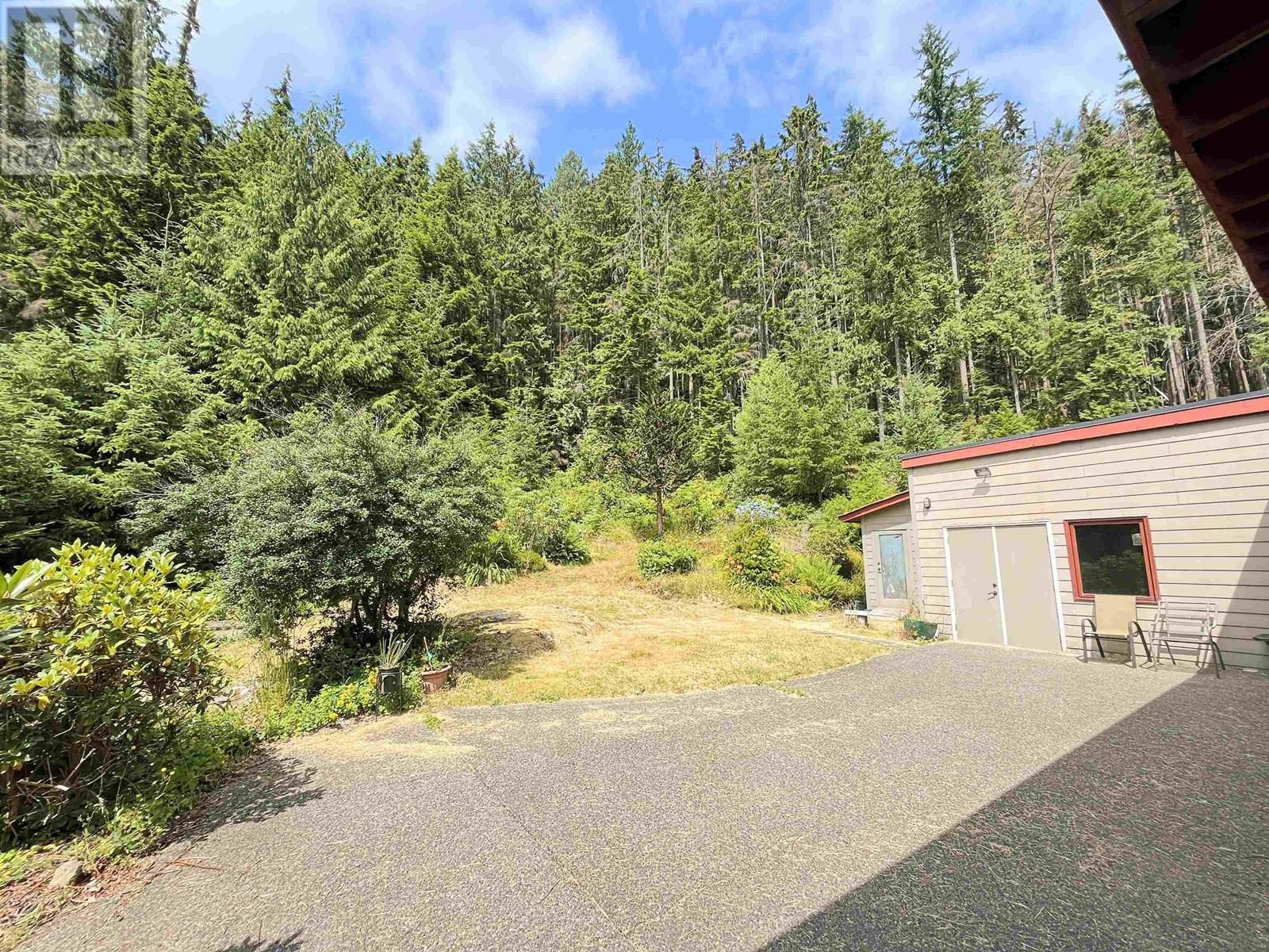 Photo 4 of 2923 Fern Drive, Port Moody BC