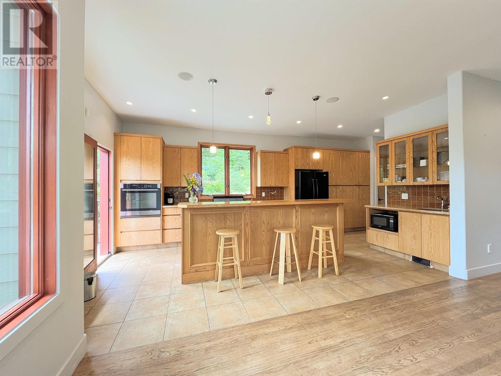 Photo 14 of 2923 Fern Drive, Port Moody BC