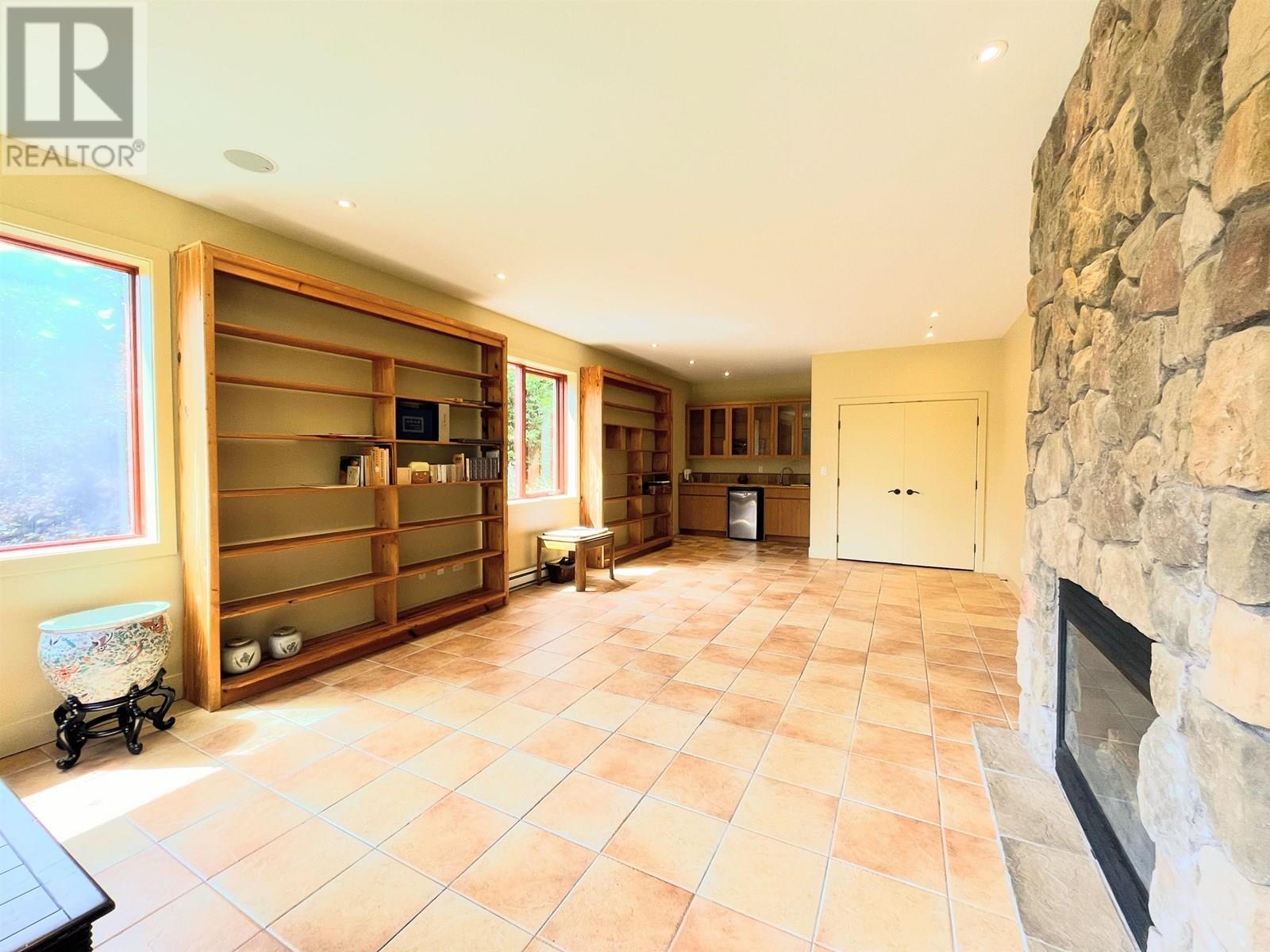 Photo 17 of 2923 Fern Drive, Port Moody BC