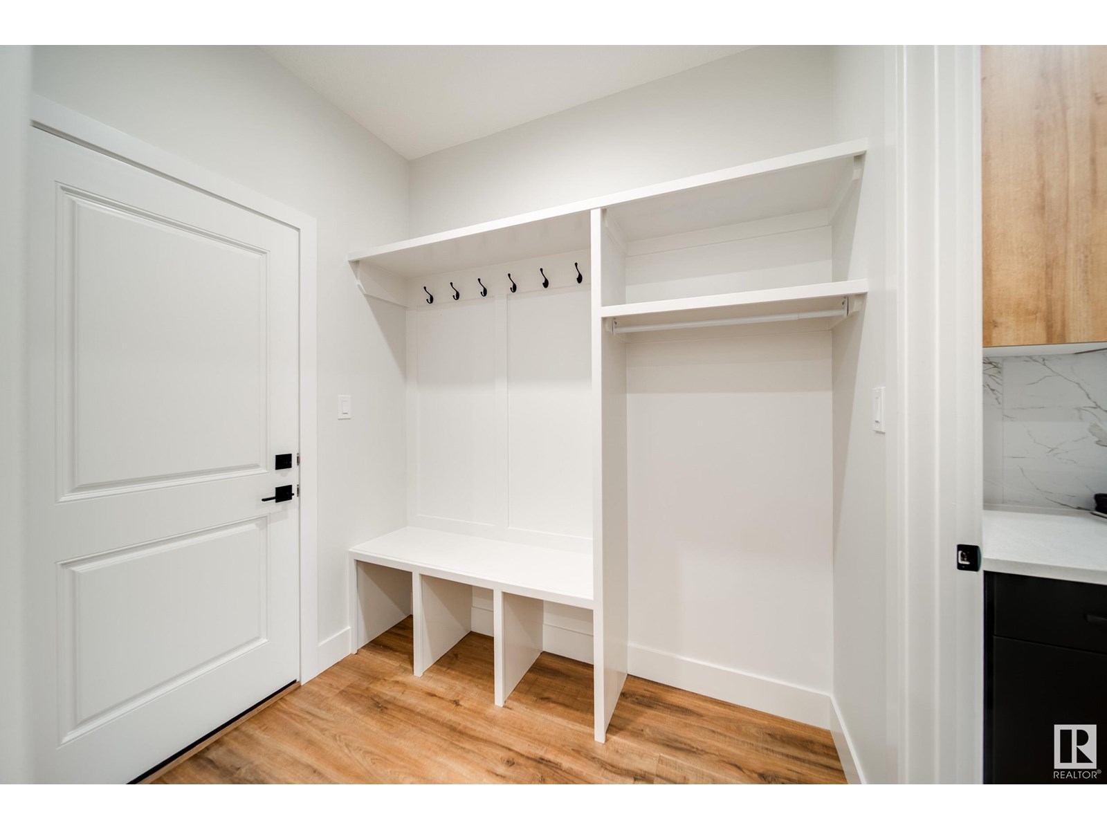 8812 183 AV NW, Edmonton