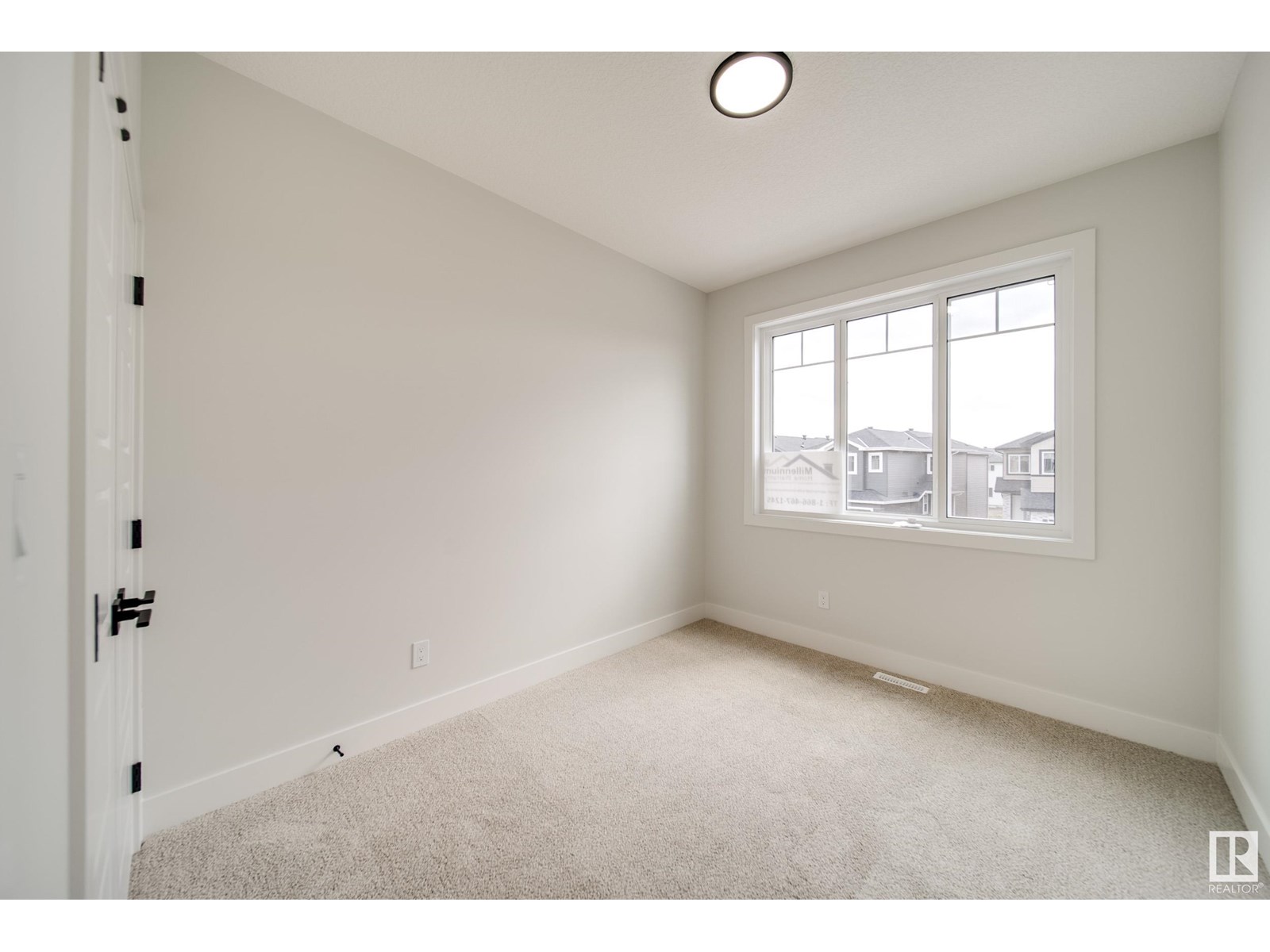 8812 183 AV NW, Edmonton