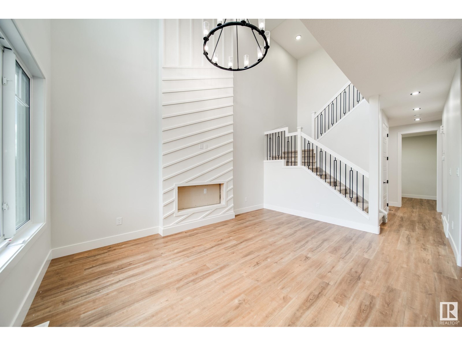 8812 183 AV NW, Edmonton