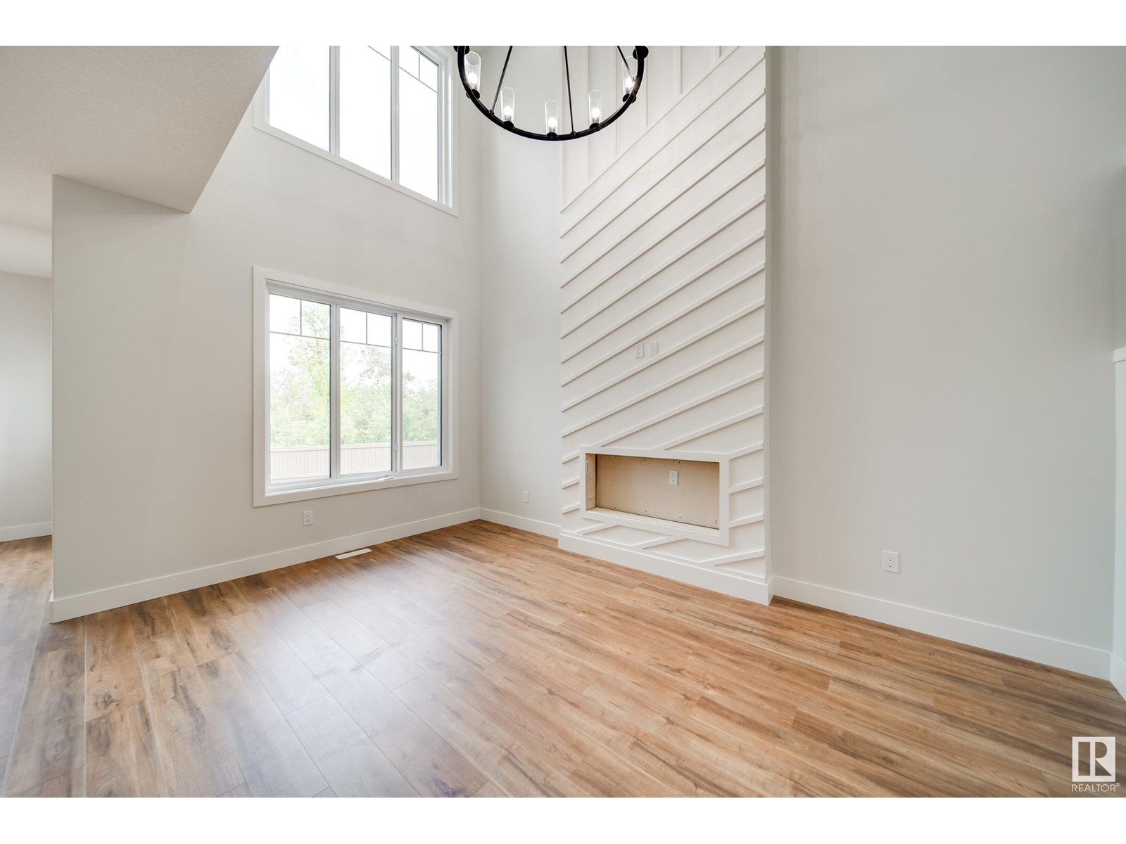 8812 183 AV NW, Edmonton