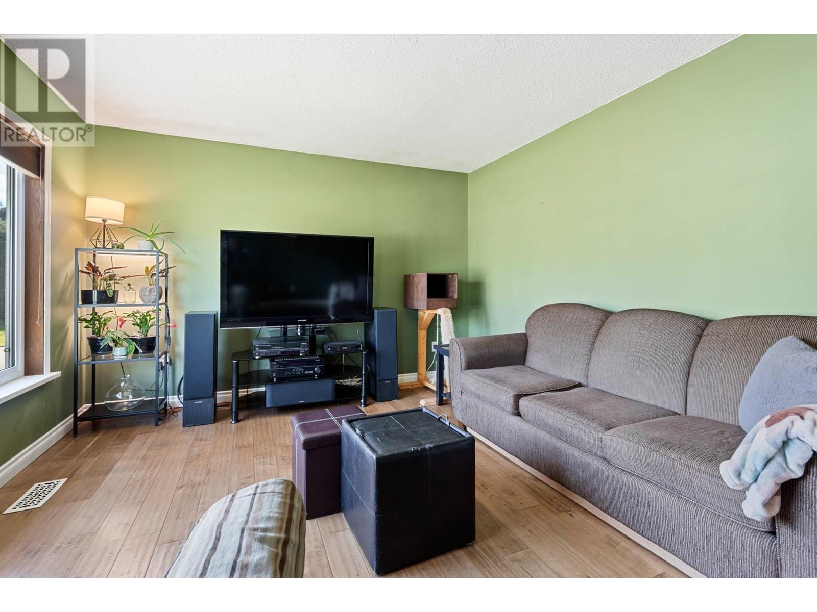 3641 INVERNESS STREET, Port Coquitlam