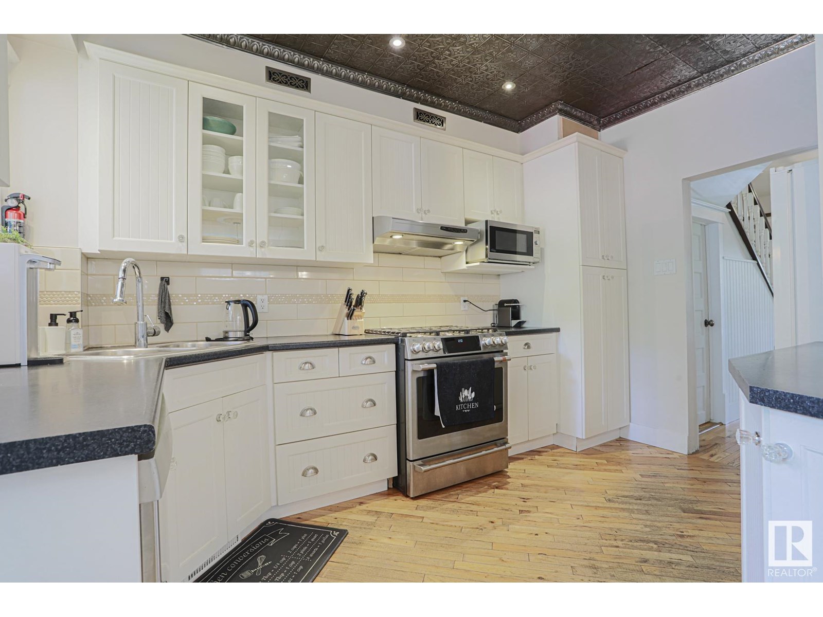 Photo 31 of 9829 88 Av Nw, Edmonton AB