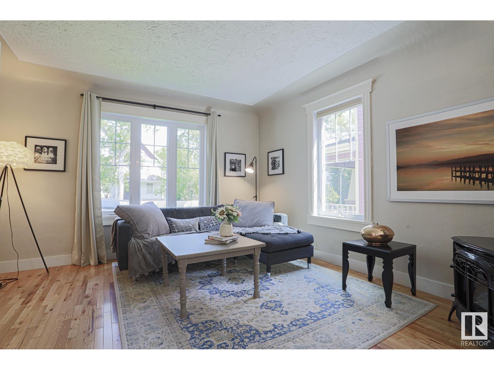 Photo 4 of 9829 88 Av Nw, Edmonton AB
