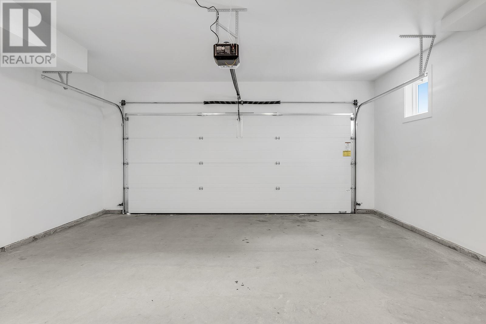 106 5300 Main Street, Kelowna