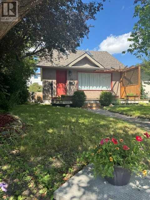Single Family House for Sale in   Avenue NE Tuxedo Park Calgary 