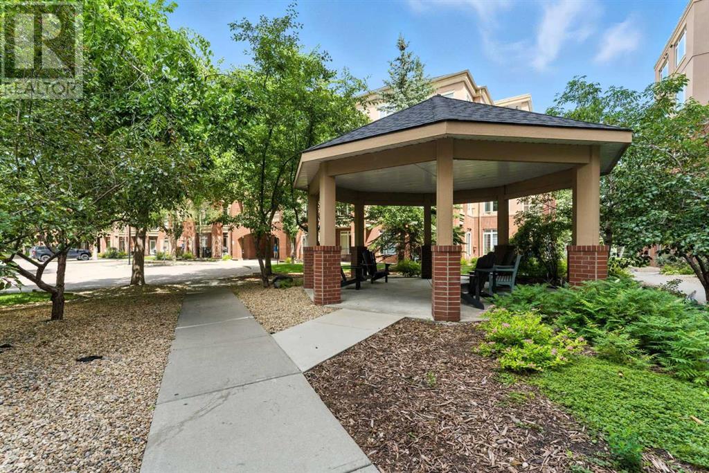 Single Family House for Sale in   Hemlock Crescent SW Spruce Cliff Calgary 