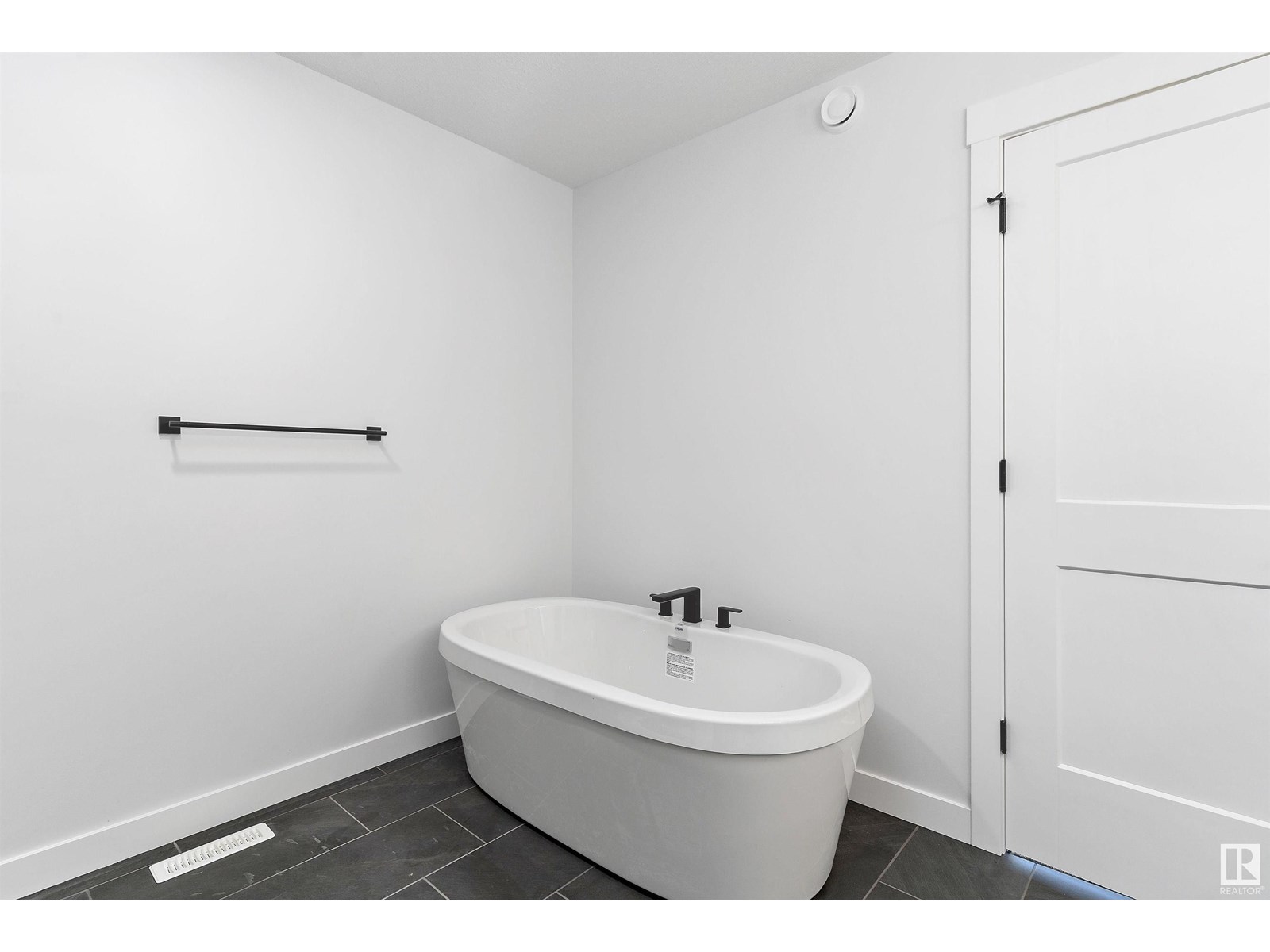 Photo 42 of 22 Newbury Ci Nw, Sherwood Park AB
