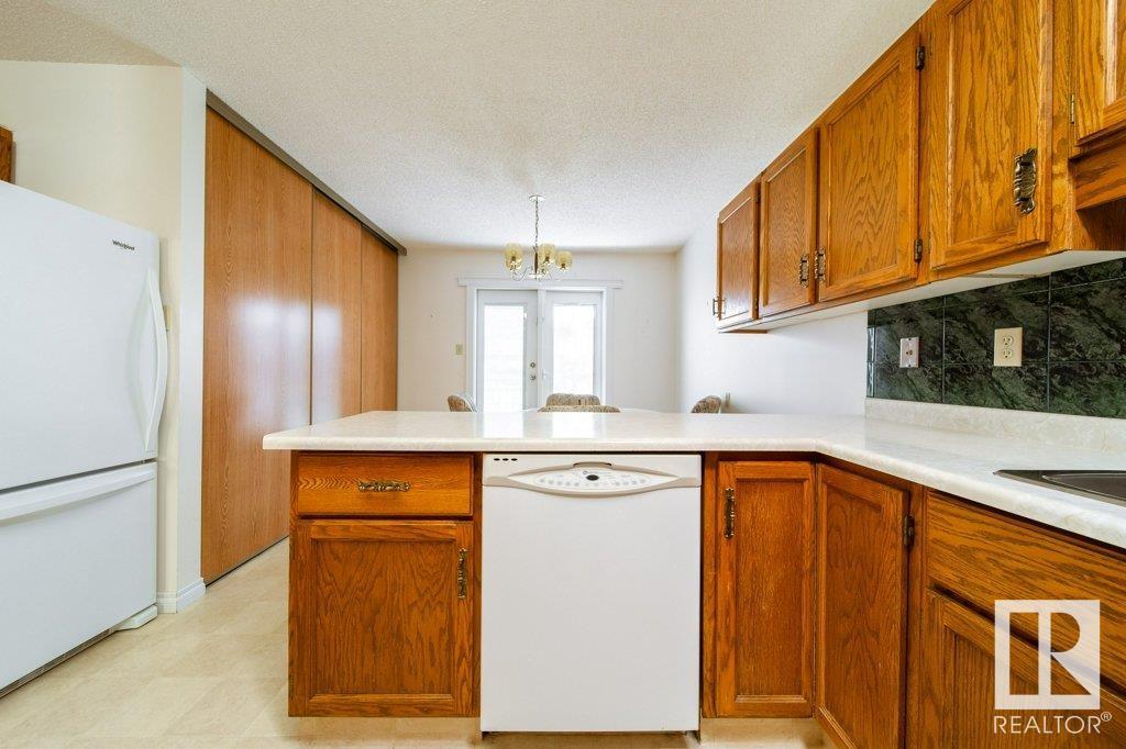 Photo 14 of 10686 153 Ave Nw Nw, Edmonton AB