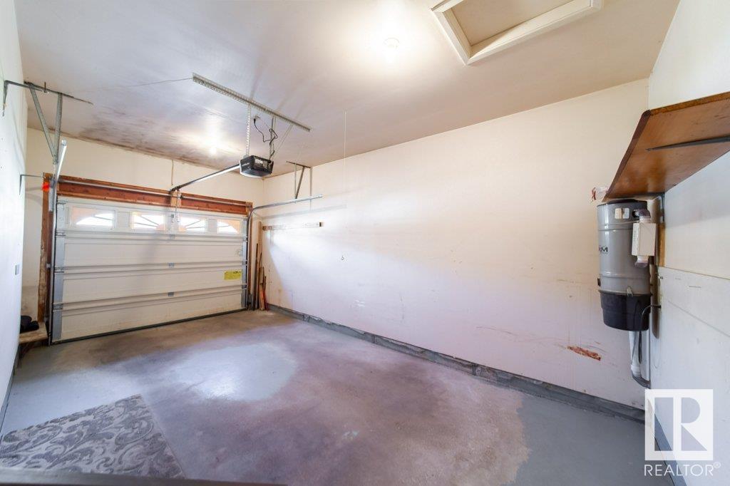 Photo 29 of 10686 153 Ave Nw Nw, Edmonton AB