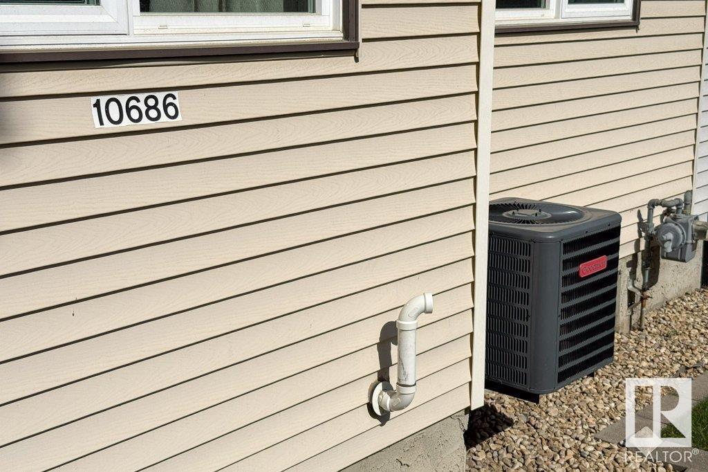 Photo 31 of 10686 153 Ave Nw Nw, Edmonton AB