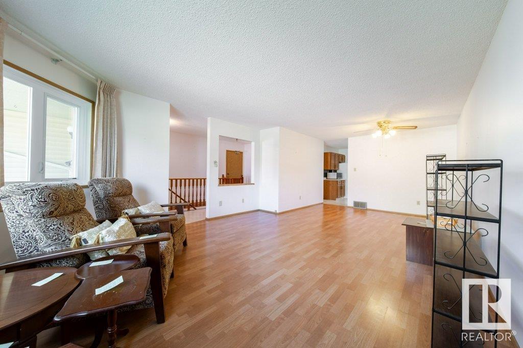 Photo 7 of 10686 153 Ave Nw Nw, Edmonton AB
