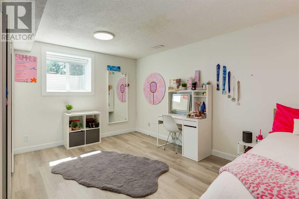 Single Family House Bungalow for Sale in  Silverstone Bay NW Silver Springs Calgary 
