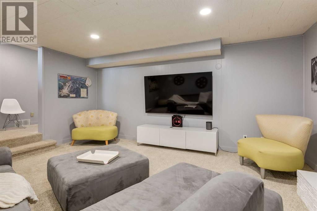 Single Family House Bungalow for Sale in  Silverstone Bay NW Silver Springs Calgary 