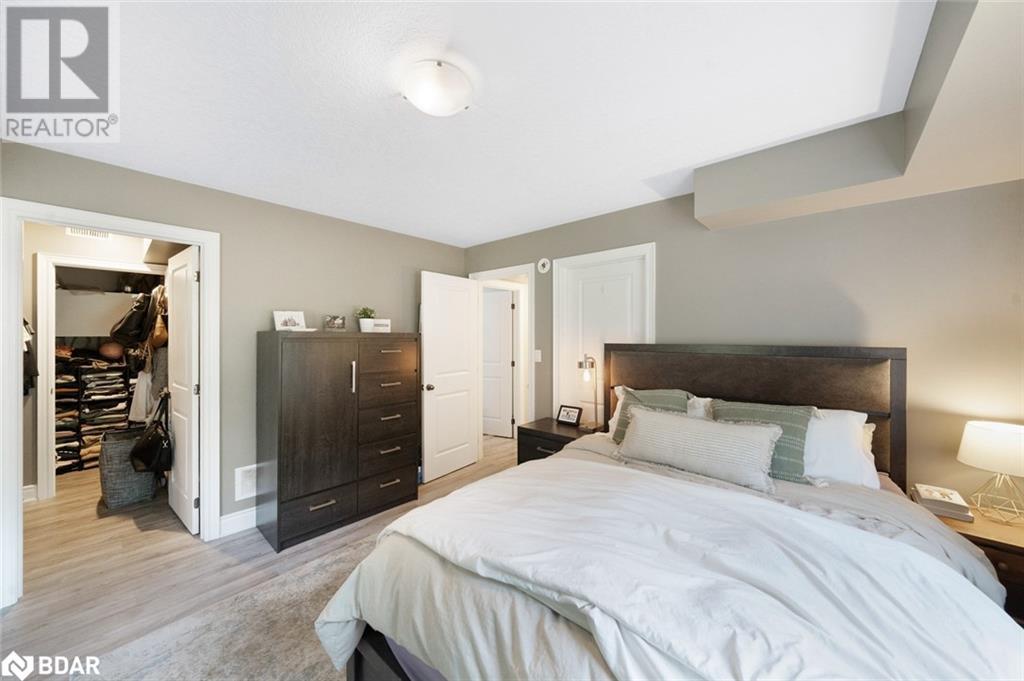 Photo 12 of 640 Mapleview Drive E, Innisfil ON