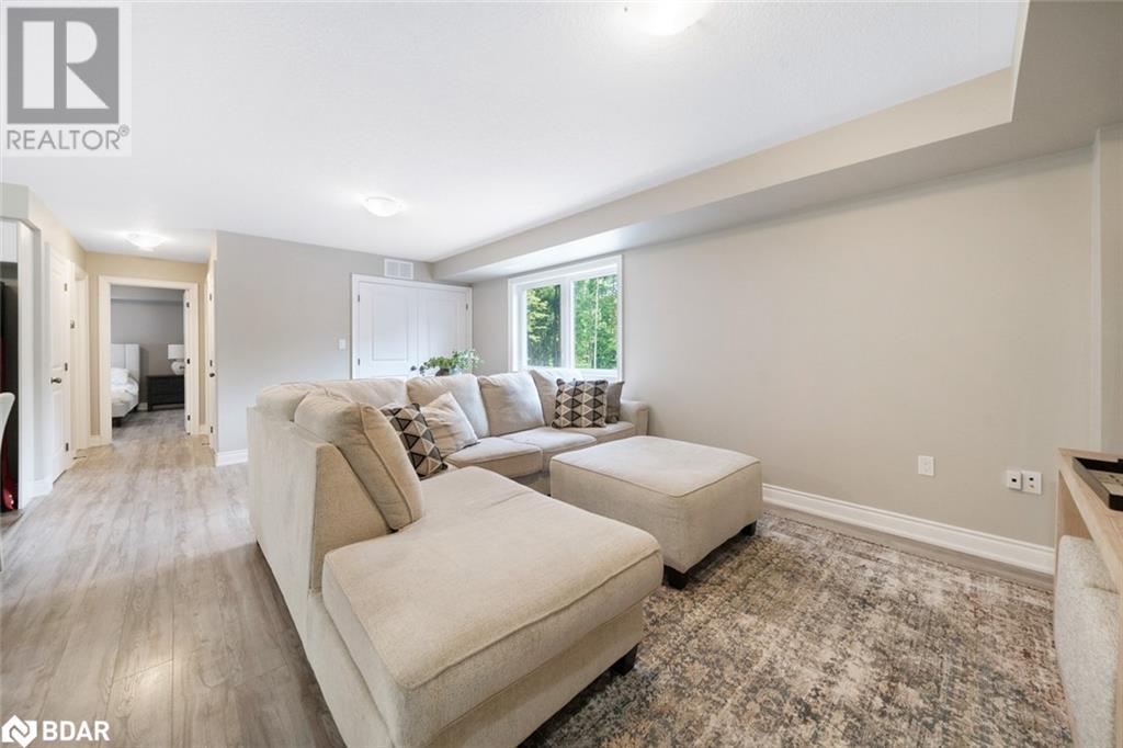 Photo 26 of 640 Mapleview Drive E, Innisfil ON