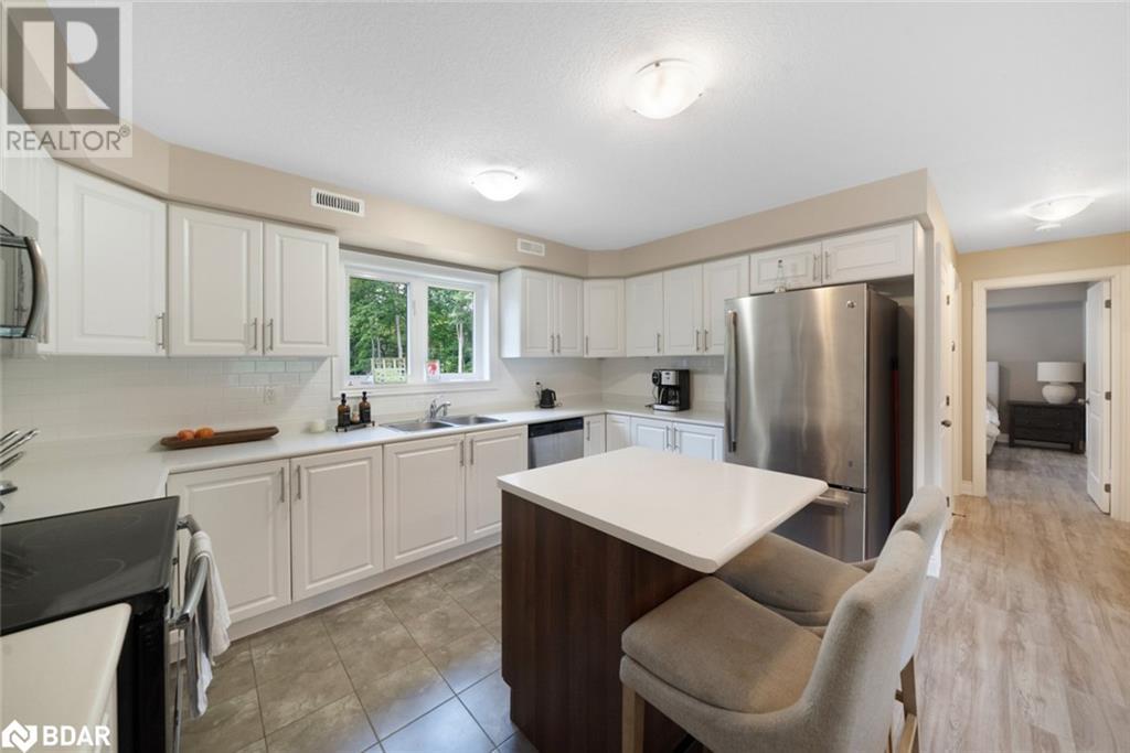 Photo 42 of 640 Mapleview Drive E, Innisfil ON