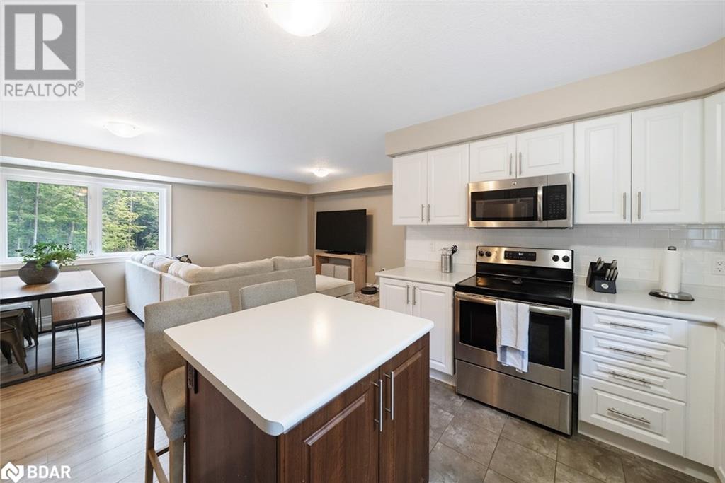 Photo 35 of 640 Mapleview Drive E, Innisfil ON