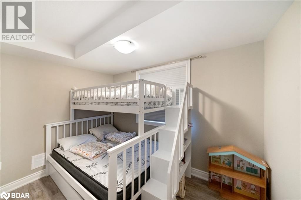 Photo 27 of 640 Mapleview Drive E, Innisfil ON