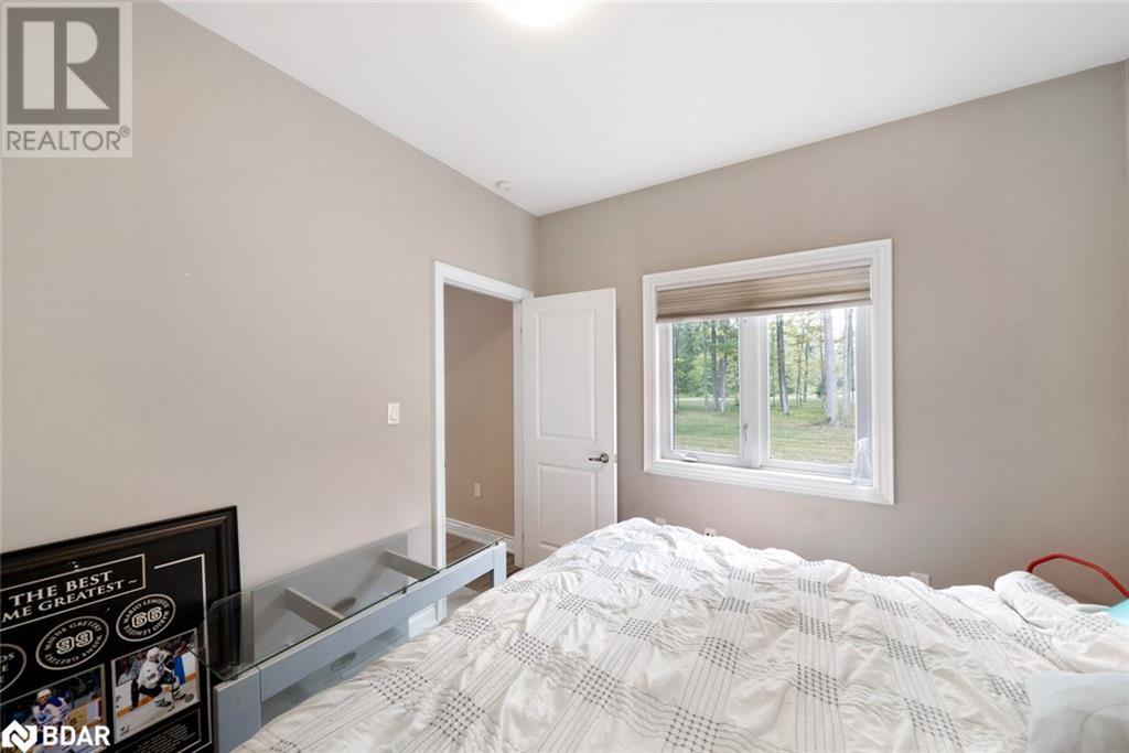 Photo 15 of 640 Mapleview Drive E, Innisfil ON