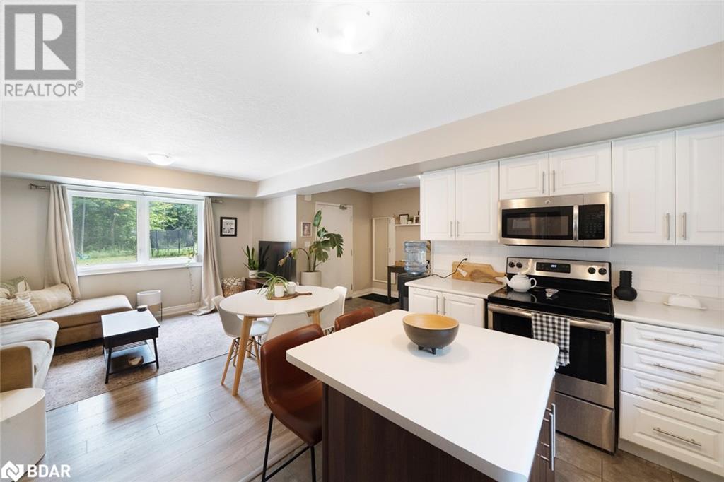 Photo 29 of 640 Mapleview Drive E, Innisfil ON