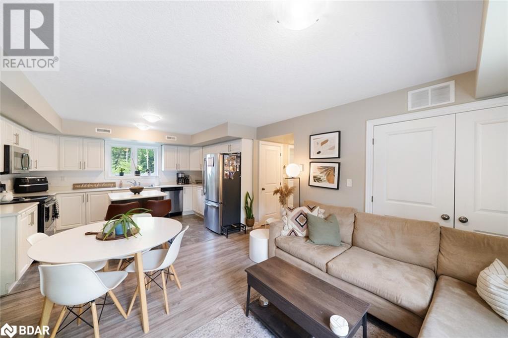 Photo 6 of 640 Mapleview Drive E, Innisfil ON