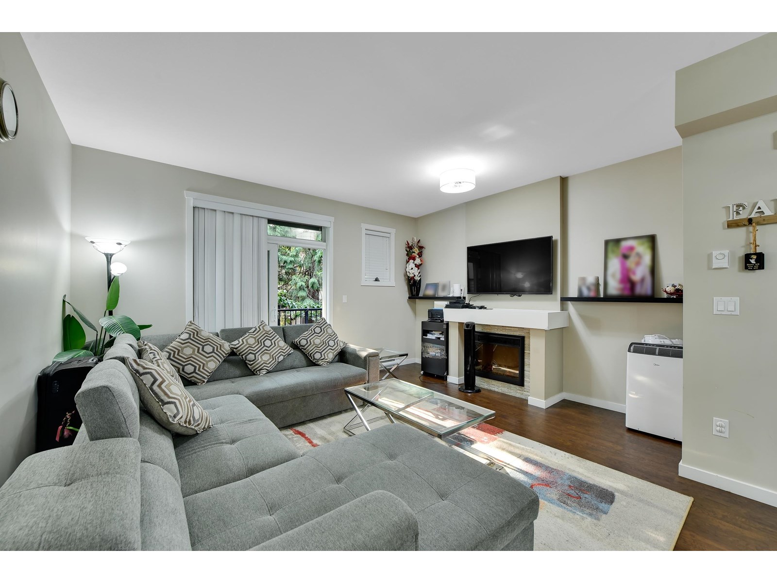 Photo 5 of 76 6123 138 Street, Surrey BC