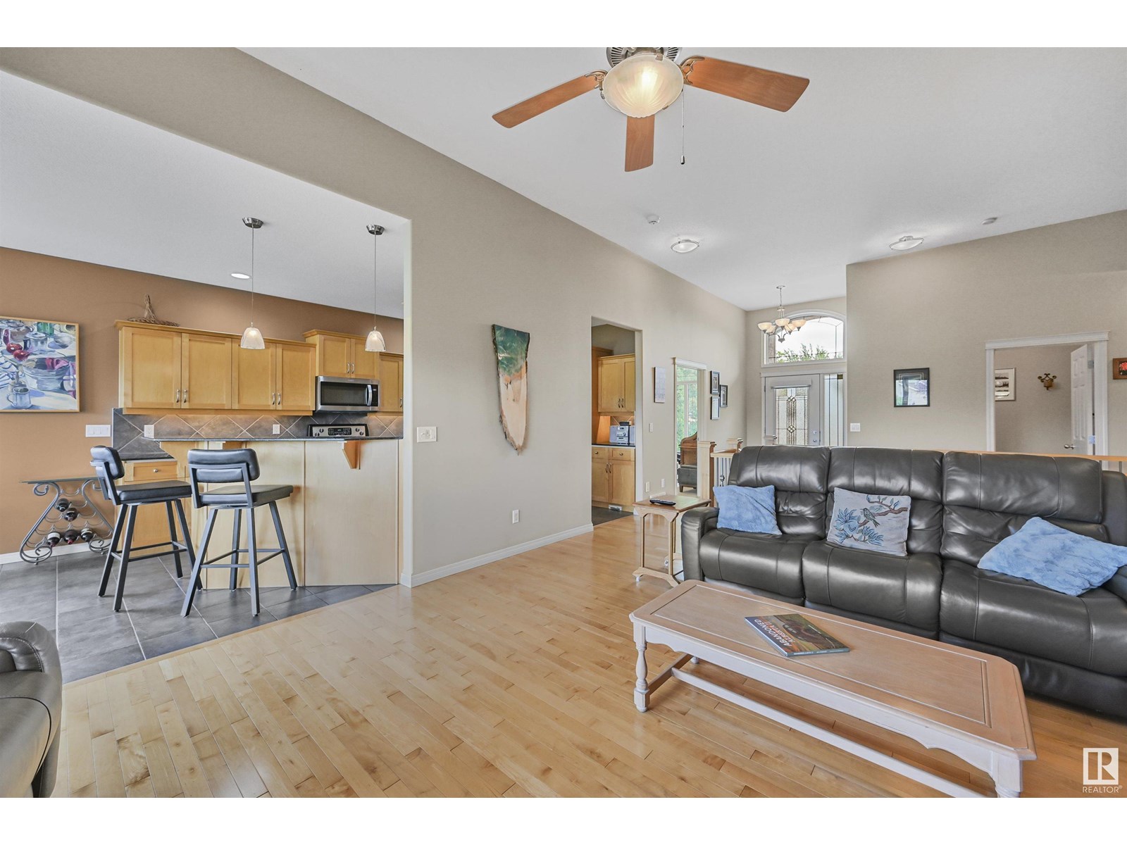 Photo 10 of 975 Hollingsworth Bn Nw, Edmonton AB
