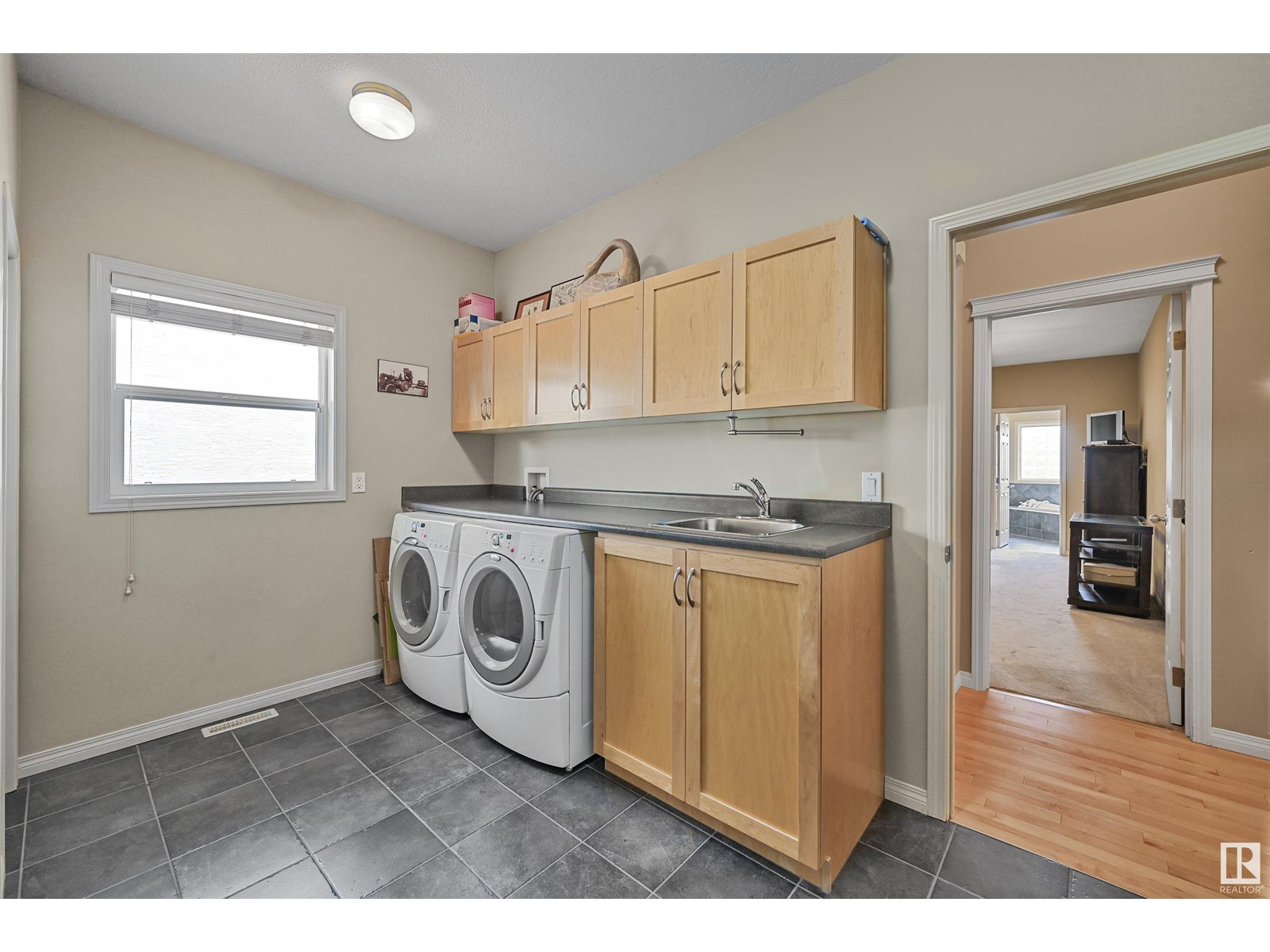Photo 27 of 975 Hollingsworth Bn Nw, Edmonton AB