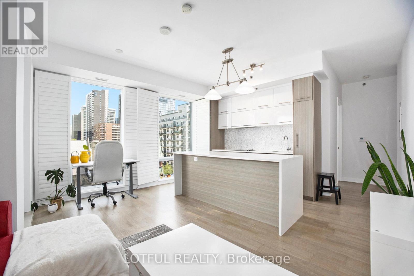 Photo 6 of 601 428 Sparks Street, Ottawa ON