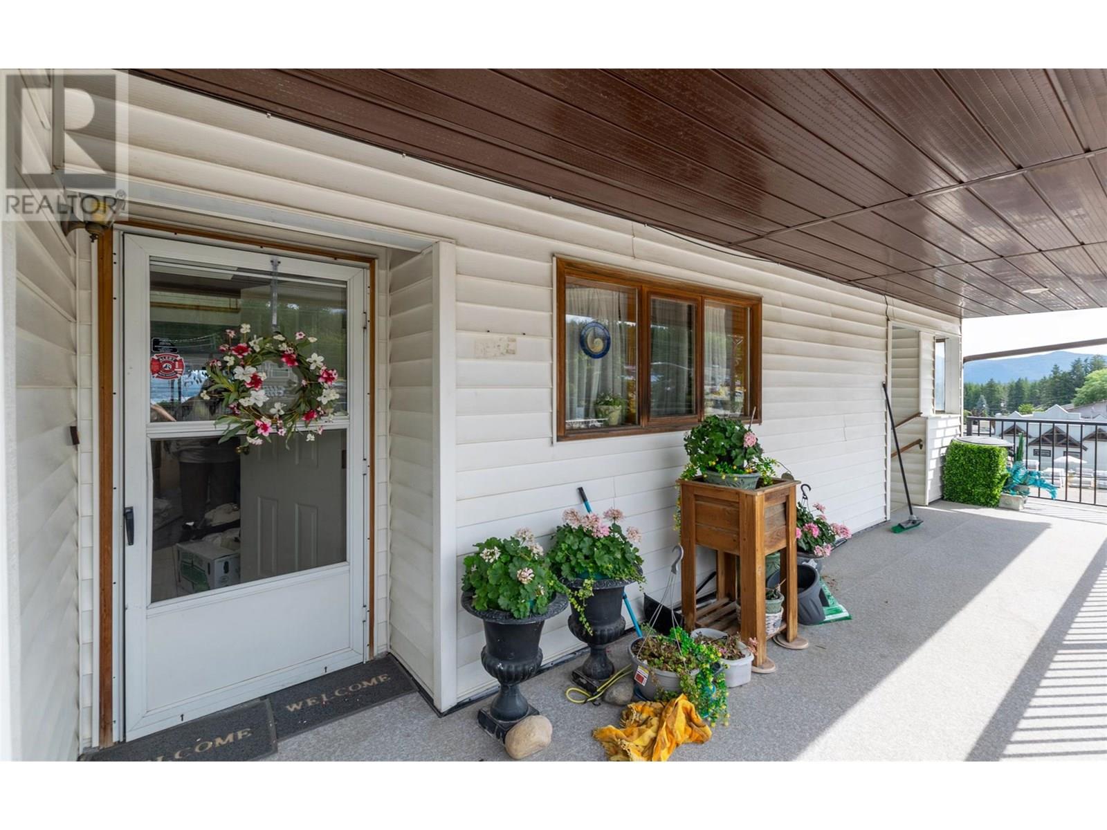 1 1261 Trans Canada Highway, Sorrento