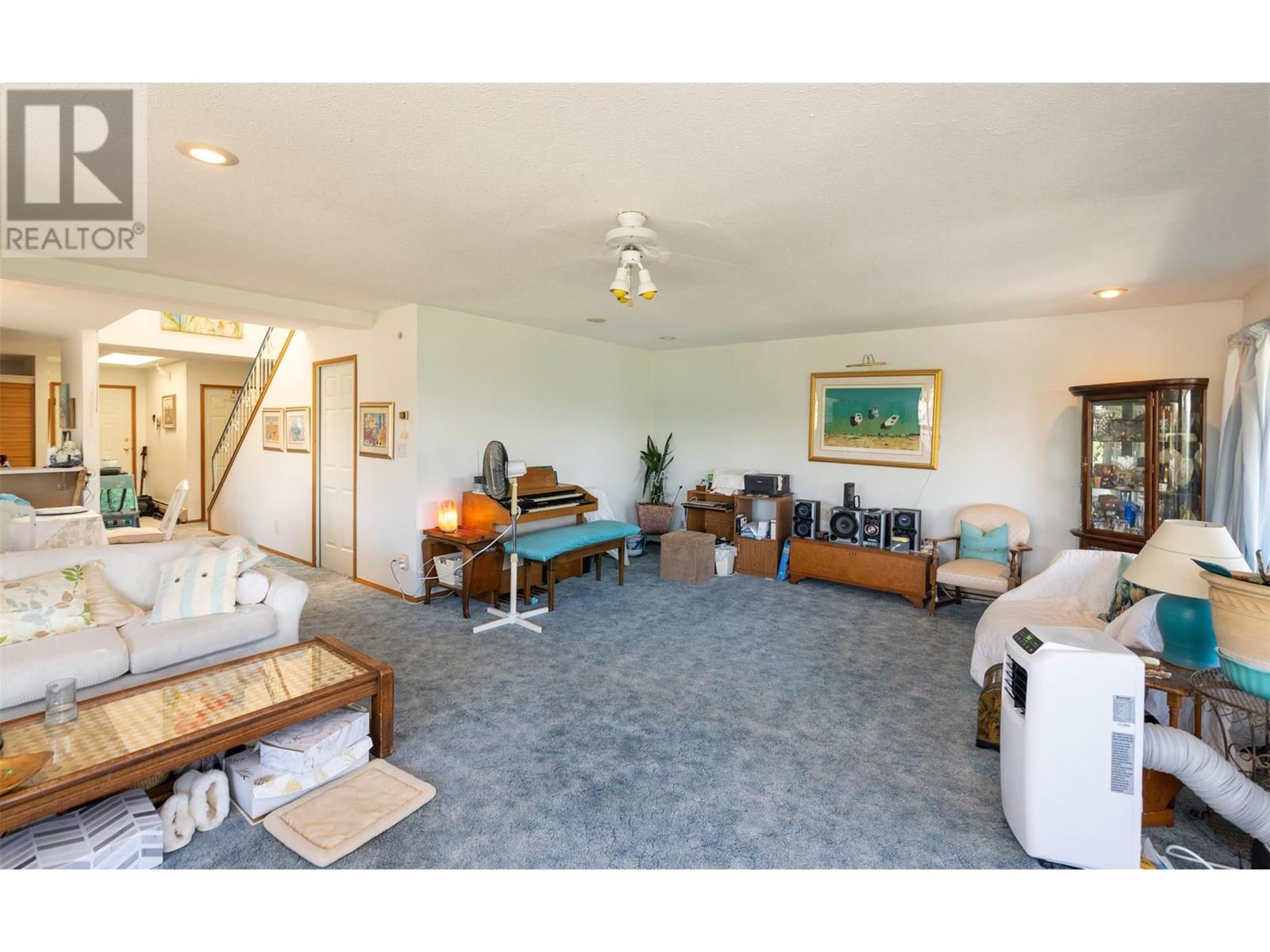1 1261 Trans Canada Highway, Sorrento