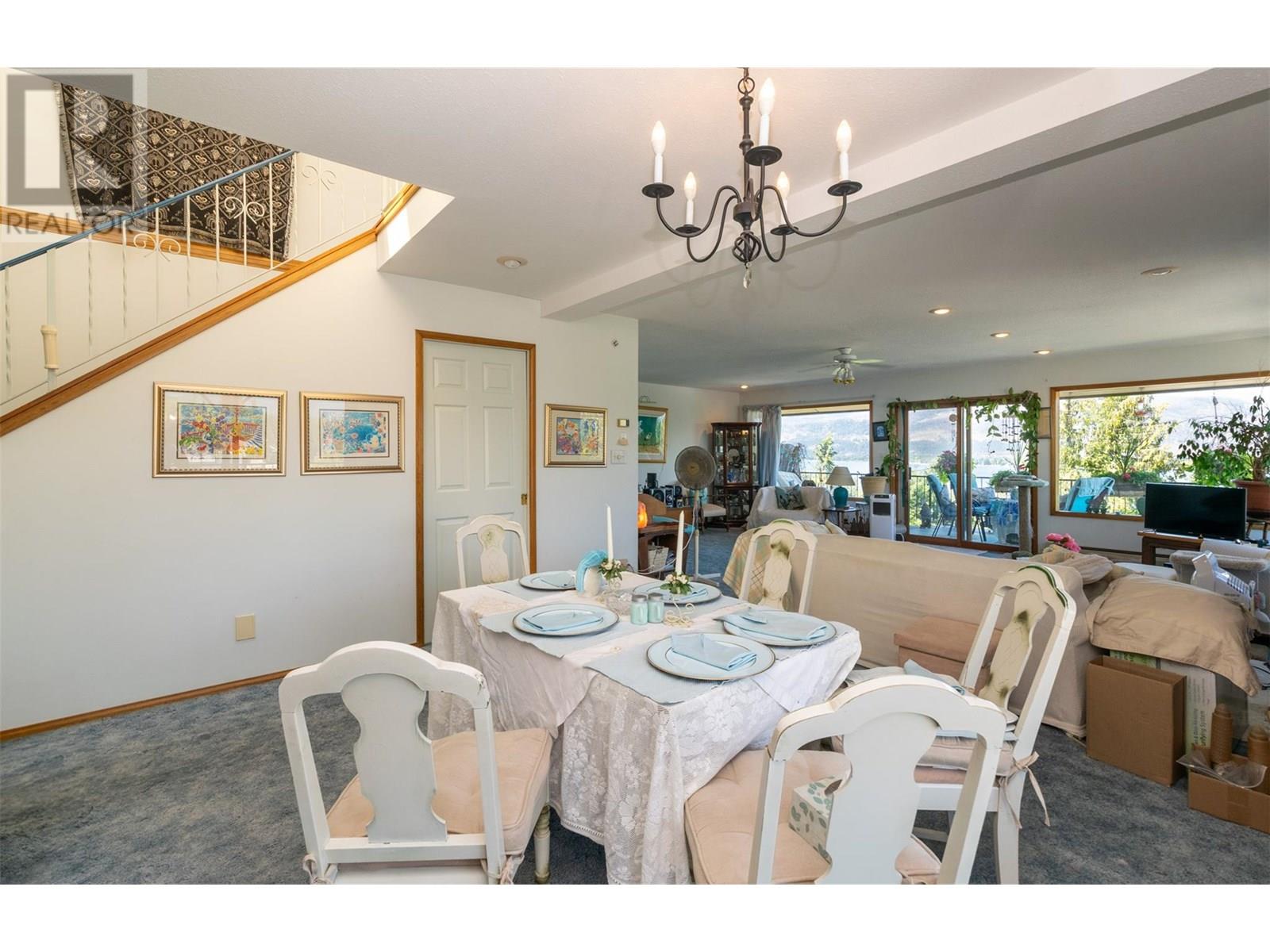 1 1261 Trans Canada Highway, Sorrento