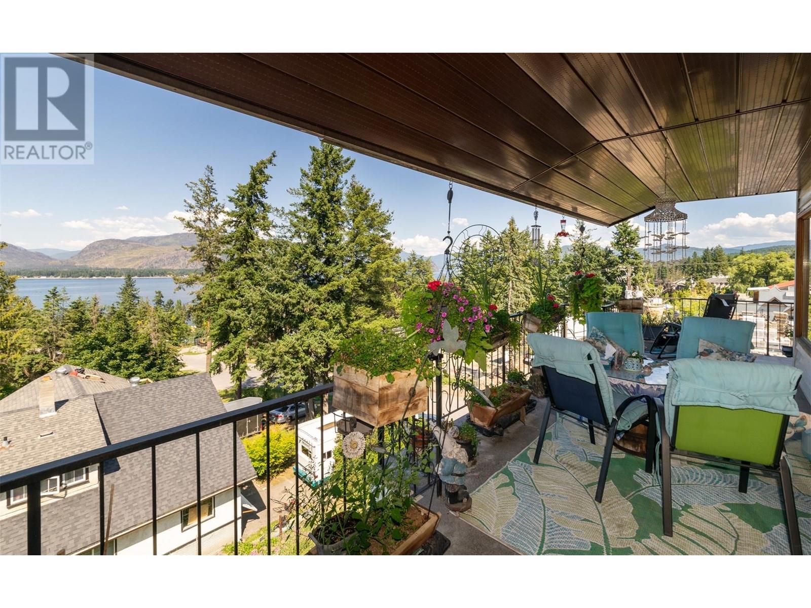 1 1261 Trans Canada Highway, Sorrento
