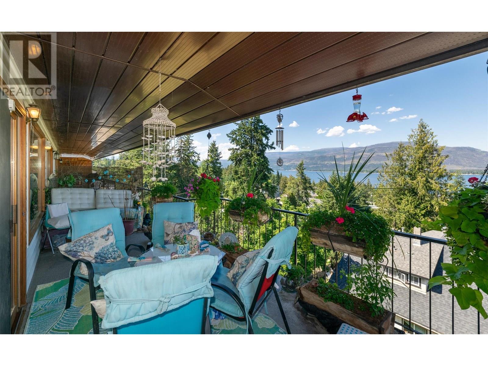 1 1261 Trans Canada Highway, Sorrento