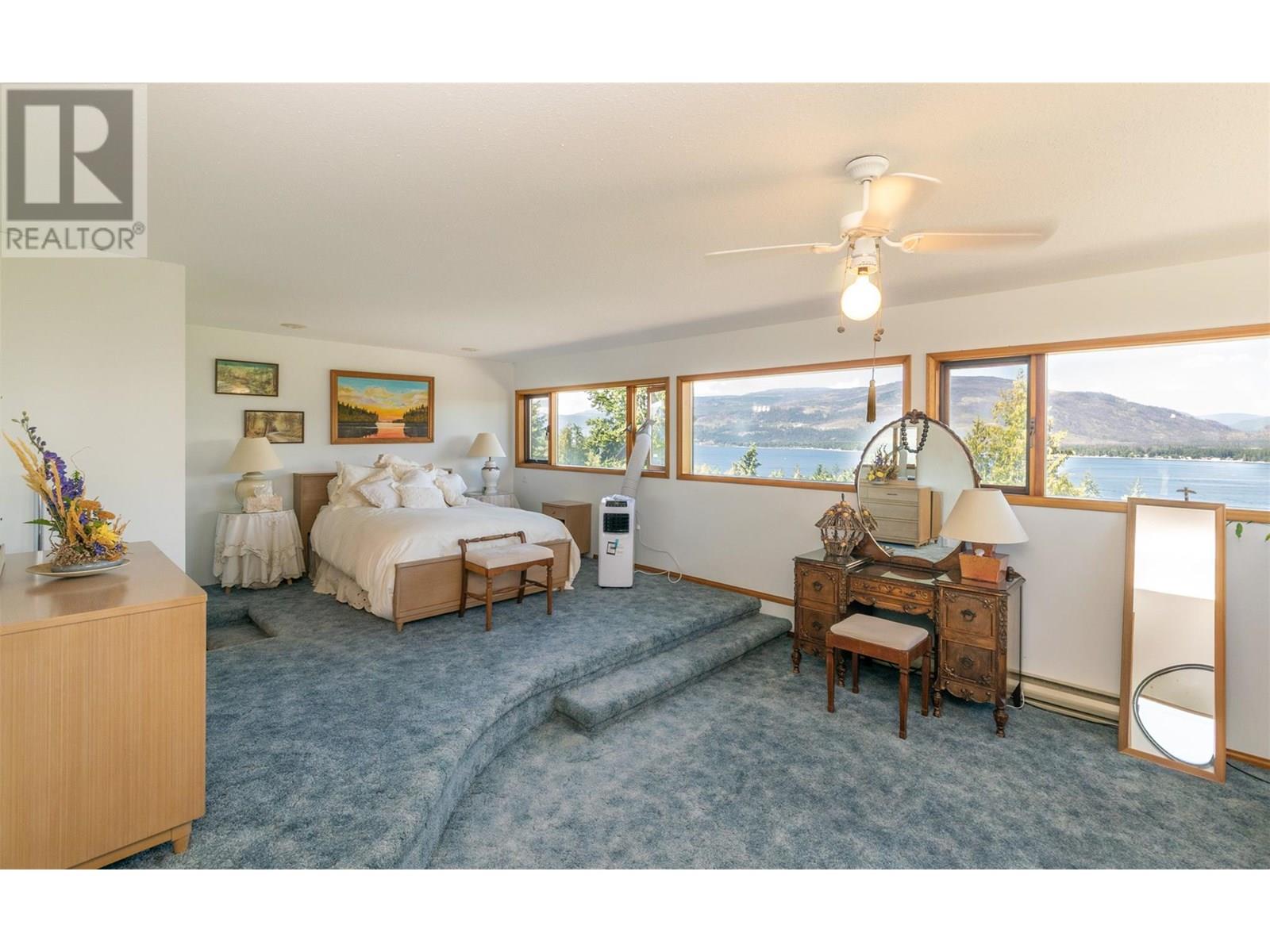 1 1261 Trans Canada Highway, Sorrento