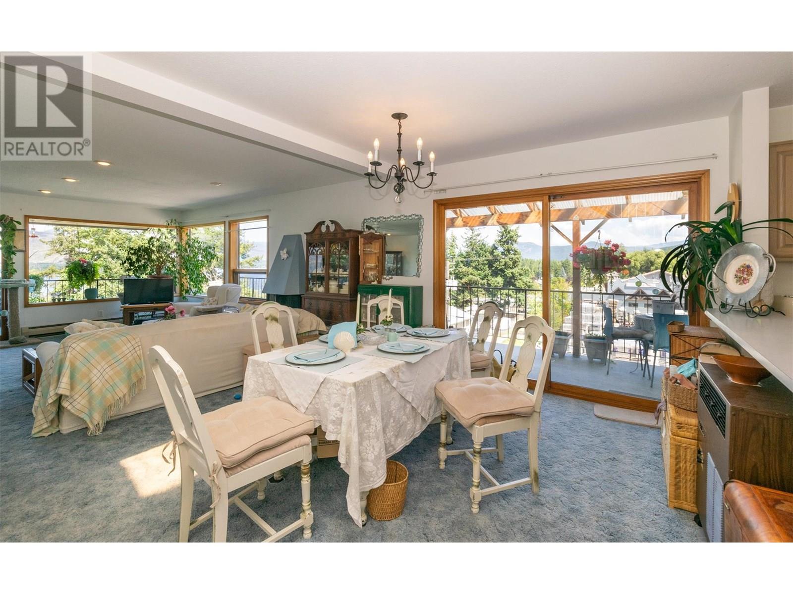 1 1261 Trans Canada Highway, Sorrento