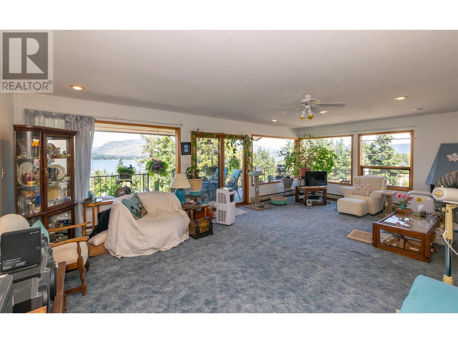 1 1261 Trans Canada Highway, Sorrento