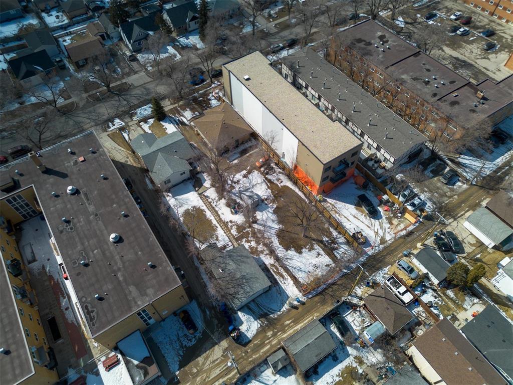 Photo 2 of 241 Edison Avenue, Winnipeg MB