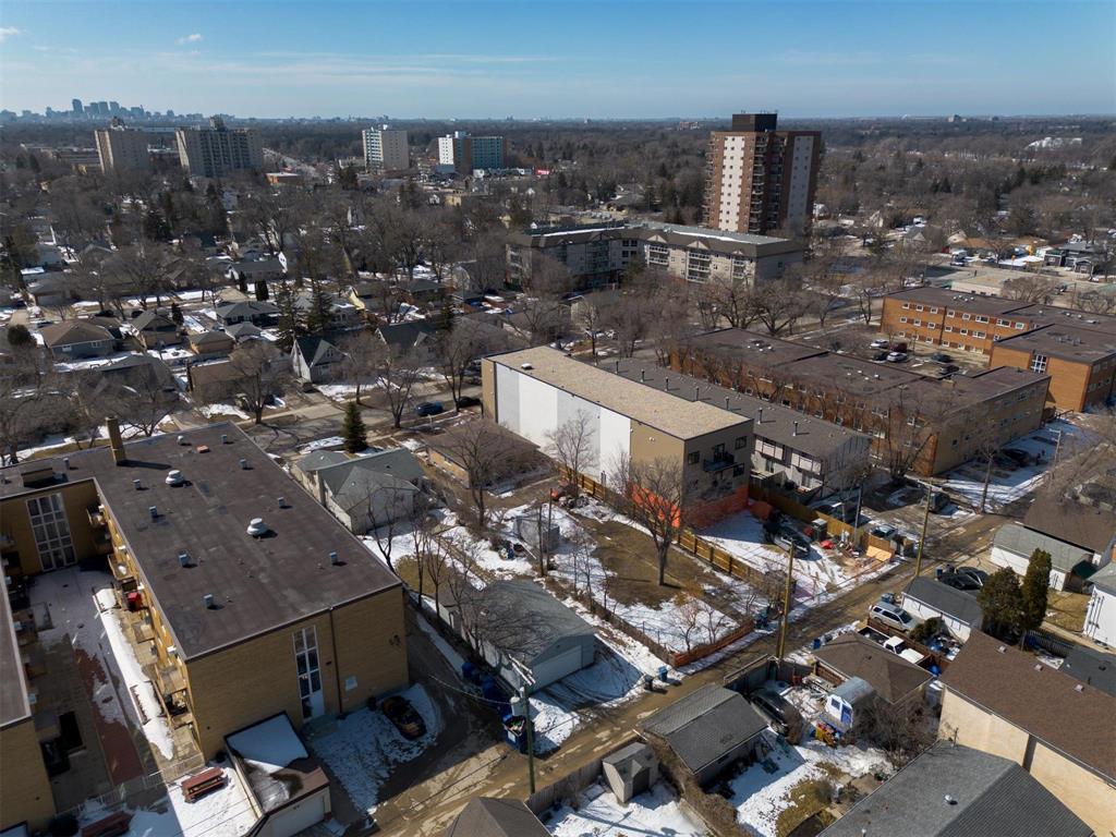 Photo 9 of 241 Edison Avenue, Winnipeg MB