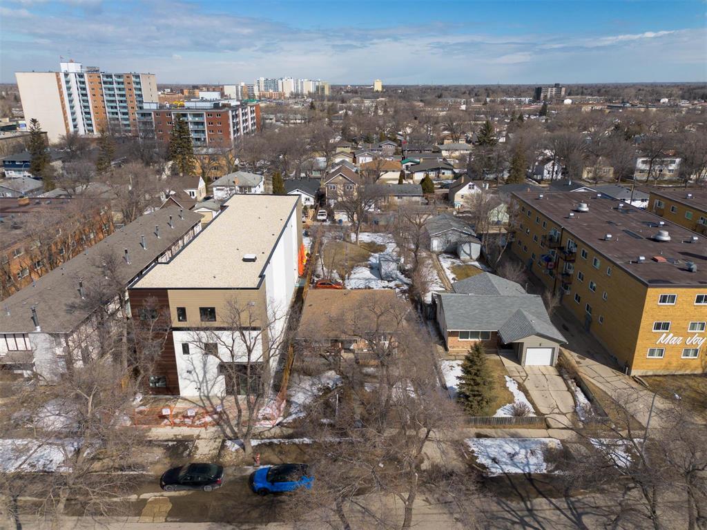Photo 5 of 241 Edison Avenue, Winnipeg MB