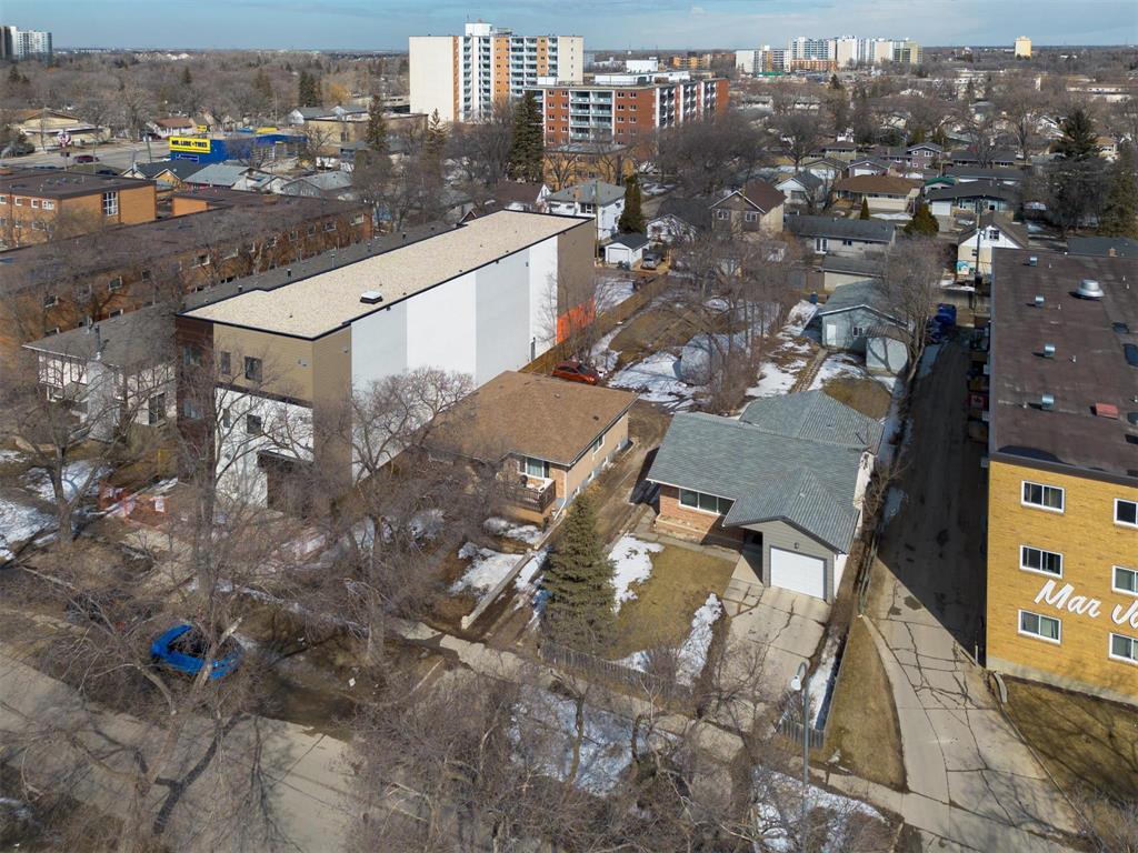 Photo 4 of 241 Edison Avenue, Winnipeg MB