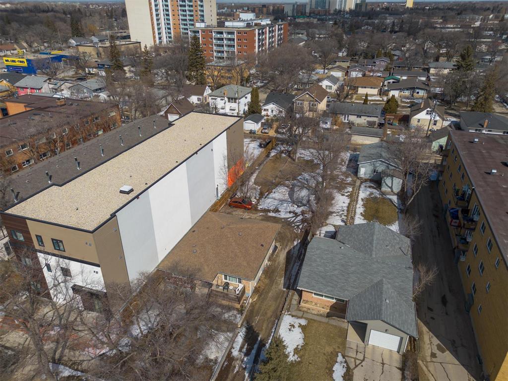 Photo 8 of 241 Edison Avenue, Winnipeg MB