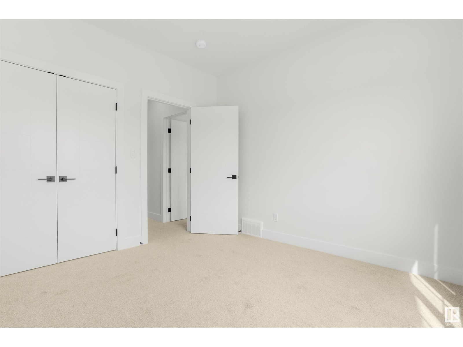 Photo 6 of 4004 40 St, Beaumont AB