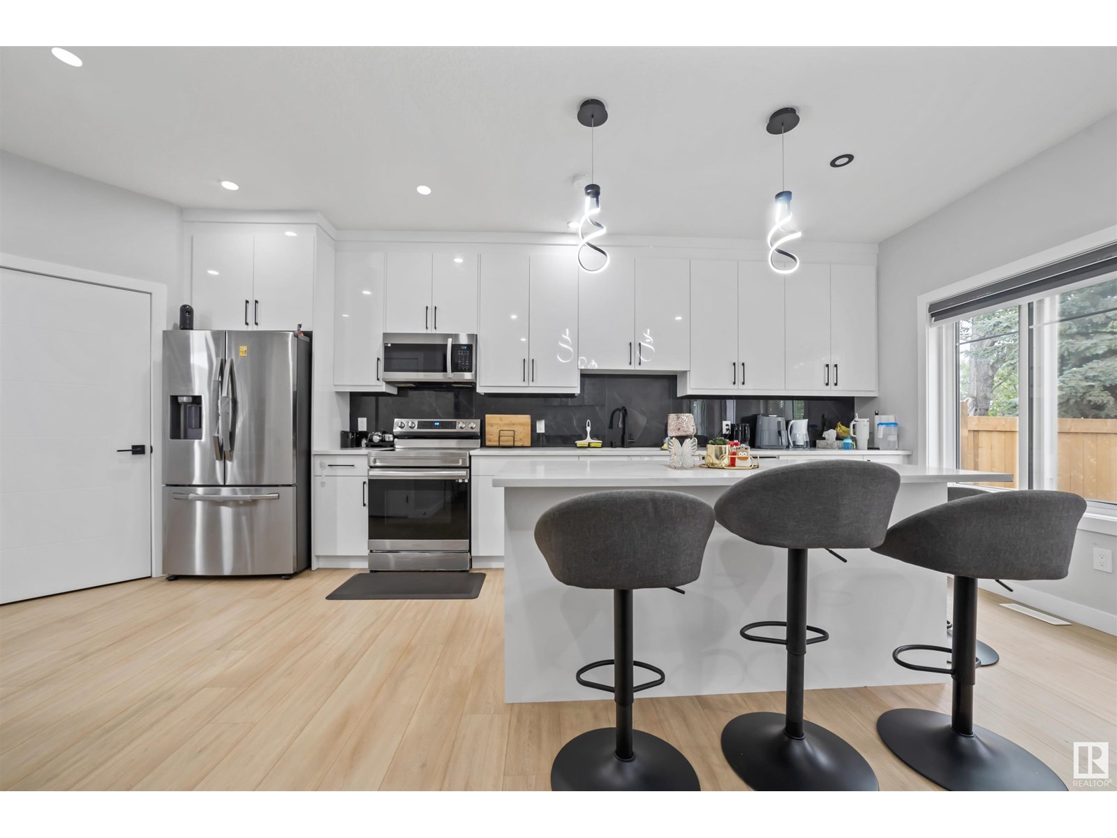 Photo 15 of 3516 33 Ave Nw Nw, Edmonton AB