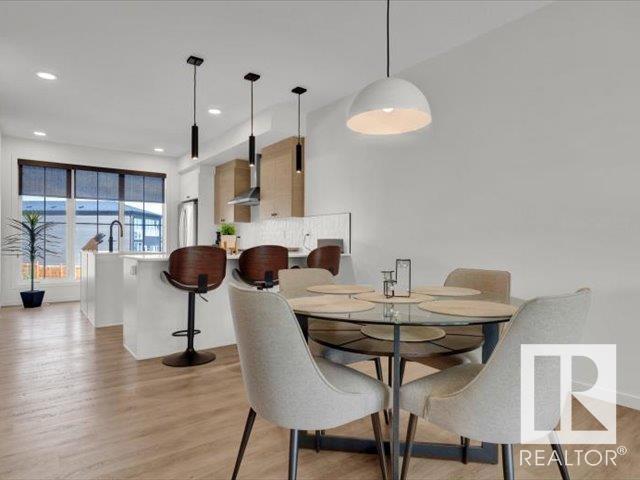 Photo 17 of 439 39 St Sw, Edmonton AB
