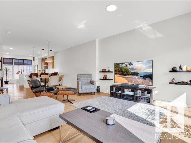 Photo 27 of 439 39 St Sw, Edmonton AB